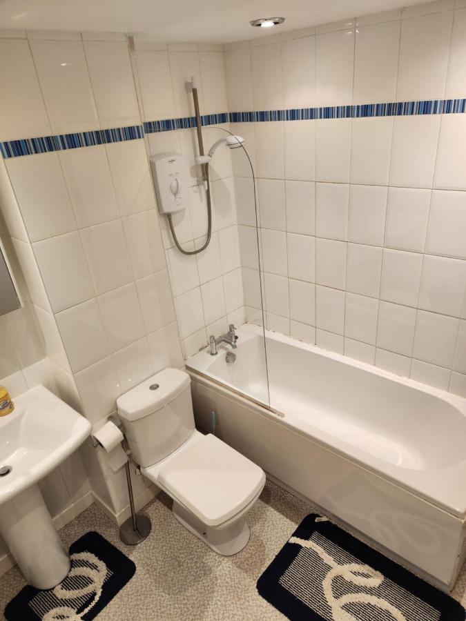No 11 3 Bed Serviced Appartment Town Centre Герван Экстерьер фото